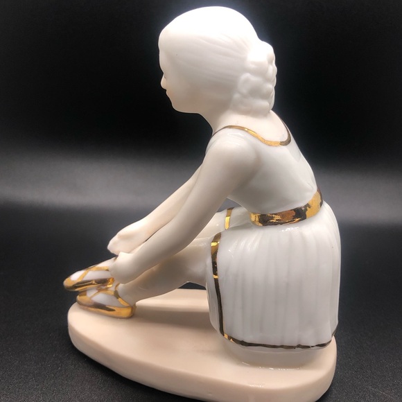 Vintage Porcelain Ballerina Hand Painted Gold Trim Figurine Nicknack Decor - Picture 8 of 12